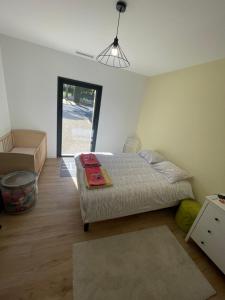 B&B / Chambres d'hotes Chambres d hotes Maison des Romarins : Chambre Double