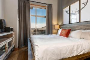 Westgate 3901 B by Moose Management