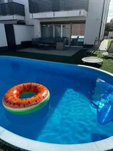 Belle Casa Villa - Téglás