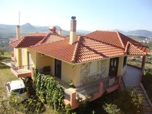 Σπίτι στη Εξοχή - Dhéndra