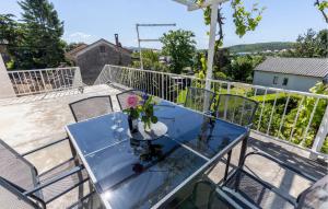 Lovely Apartment In Cernik With Wi-Fi