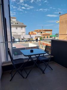 Two-Bedroom Deluxe Apartment with Balcony
