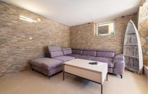 Cozy Home In Starigrad Paklenica 