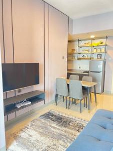 Anderson 2BR above pakuwon mall center high floor