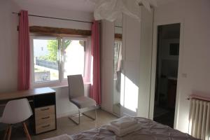 Maisons de vacances Agreable maison de ville de 120m² a Villejust : photos des chambres