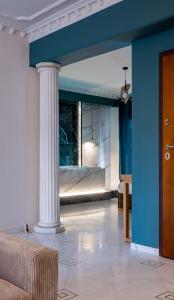 Noho Acropolis Suites x Elise , Olivia