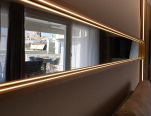 Noho Acropolis Suites x Elise , Olivia