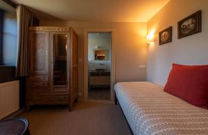 Hotels Hotel du DOMAINE SAINT LOUP : photos des chambres