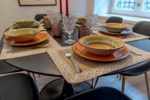 GuestHost - La Suite del Regio! Chic & Central Apartment