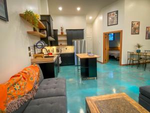 Modern home in country setting, close to town