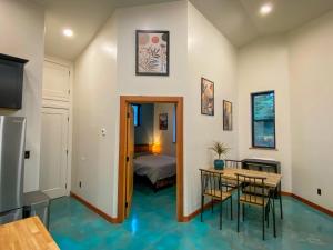 Modern home in country setting, close to town