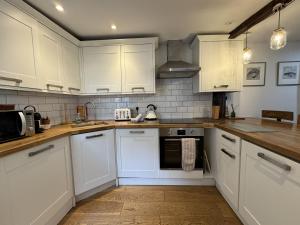 Rose Cottage - Central Dartmouth