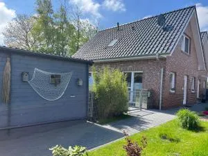 Haus Nordseeliebe mit Außensauna, Outdoor Dusche und Wallbox - Hagermarsch
