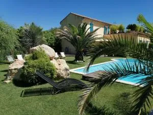 Mas provençal cosy avec piscine dans le Sud ! - Jonquières