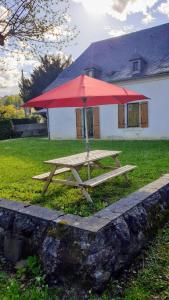 Maisons de vacances La bergerie, maison spacieuse avec grand jardin, vue sur les Pyrenees : photos des chambres