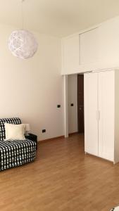 Monolocale zona Loreto MM1 Pasteur P1