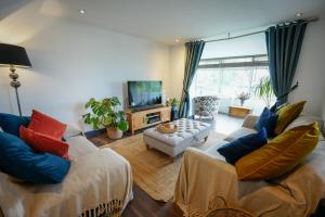 2 Bedroom Cottage with Spectacular Views of Snowdonia and Anglesey