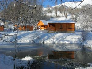 Campings Camping, Hotel De Plein Air Les Cariamas : photos des chambres