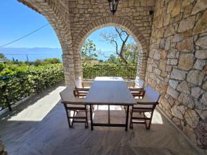 Superior One-Bedroom Apartment with Sea View (4 Adults)  room in Villa Petra