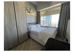 Chic Deluxe Studio at Thibault Square