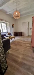 Gîte avec piscine vue sur Montcuq - Saint-Daunès