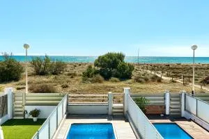Casa frente al mar con piscina privada - Almarda