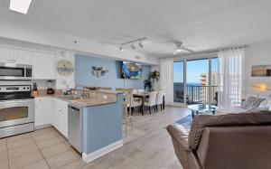 Stylish 1BD Beachfront Condo with Amenities Galore! by Dolce Vita Getaways!