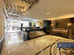 The Rixx Stylish in D1 at Ben Thanh with Netflix pool bathtub