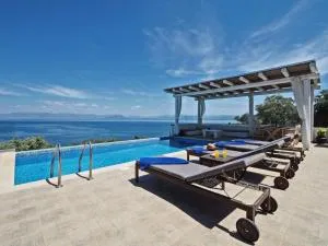 Sun Mare by Vintage Travel - Mpoukaris