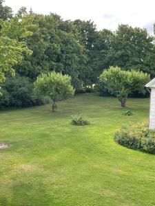 Gårdsflygel med egen trädgård