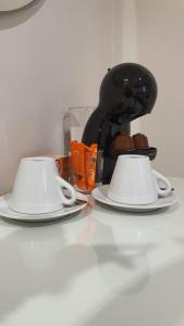 Bedroom with private bathroom in the city center, next to the subway