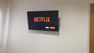 Bedroom with private bathroom in the city center, next to the subway