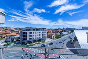 Di Di Taj Apartment with large balcony and BBQ