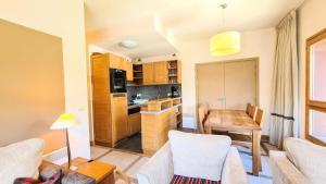 Résidence Les Terrasses Deos - Appartement spacieux · Accès direct aux pistes · WIFI gratuit et illimité · Spa · Piscine MAE-1661