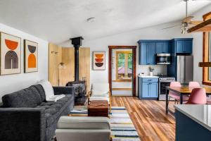 Beautiful Tiny House, Sauna, Mohican Getaway