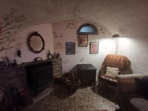 House - Sleeps 5 Scenic Views Fireplace & Garden