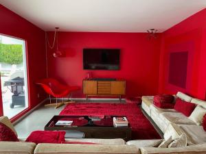 Designer Wexler Oasis with Saltwater Pool & Spa