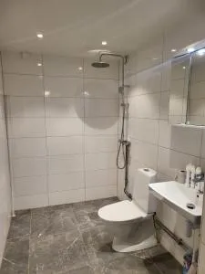 Stokholme Room - Bro