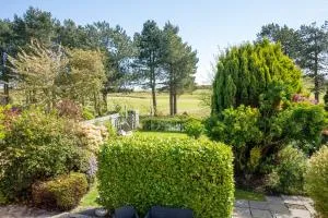 Golf Links Cottage - Views of Royal County Down - 卡斯尔韦伦