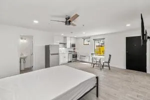 Studios on Fourth - 法尔