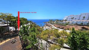 BLUE BAY PARADISE - Beach front apartment with sea view
