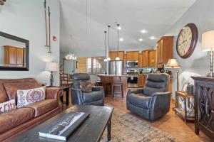 Bear Hollow Lodges 1401 by Moose Management