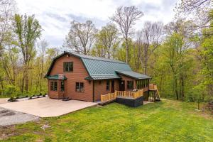 Family-Friendly Milton Home on 14 Acres with Hot Tub