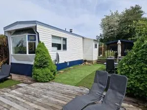 Cosy chalet with garden - Zuid-Beijerland