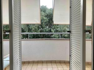 Gold Apartment On The Beach