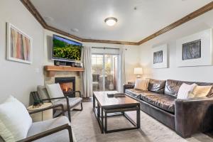 Bear Hollow Lodges 4102 by Moose Management