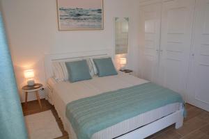 Shades Of Blue With Ocean View - Fast Wifi