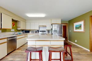 Eastside Beachside Greenbank Getaway