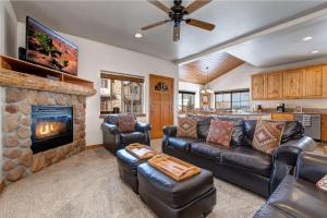 Bear Hollow Village 5478 by Moose Management