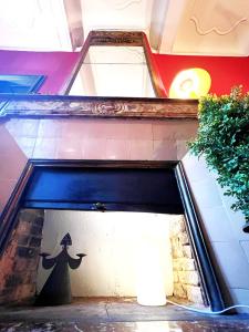 Palais des Papes - Spacious Historic Apartment in Private Mansion ! Free PARKING Nearby ! Spacieux Appartement Historique dans Hôtel Particulier ! PARKING à proximité Offert !